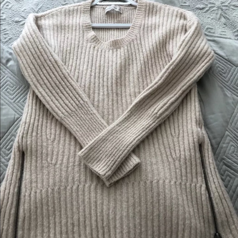 Abercrombie & Fitch sweater